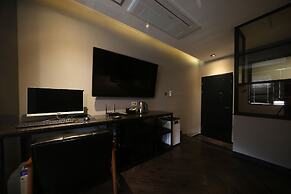 Brown Dot Hotel Beomil