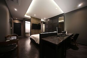 Brown Dot Hotel Beomil