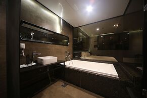 Brown Dot Hotel Beomil