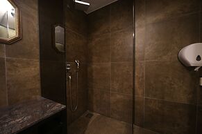 Brown Dot Hotel Beomil