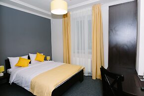 Sunny Hotel
