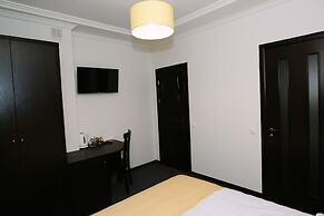 Sunny Hotel