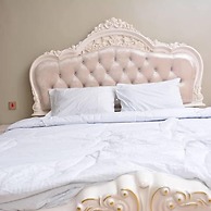 Gold Crown Hotel