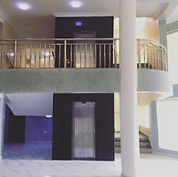 Gold Crown Hotel