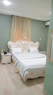 Gold Crown Hotel