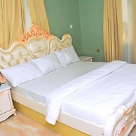 Gold Crown Hotel