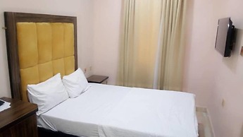 Gold Crown Hotel