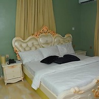 Gold Crown Hotel