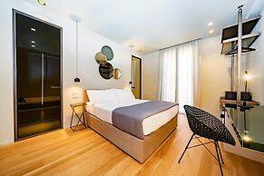 Elite Accommodations & Hydromassage Pool