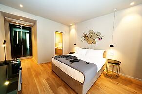 Elite Accommodations & Hydromassage Pool