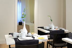 Elite Accommodations & Hydromassage Pool