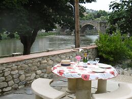 Limoux Riverside Gardens