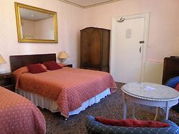 Averon  Guest House