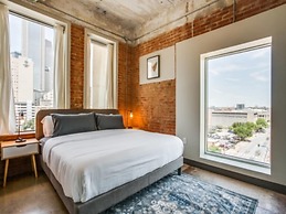 Downtown Luxury Lofts By RBA Living