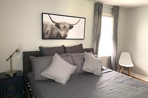 Cozy family-style Buckhead Bungalow