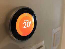 Discreet Luxury, Super House!