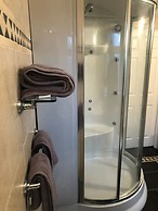 Discreet Luxury, Super House!