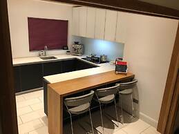 Discreet Luxury, Super House!