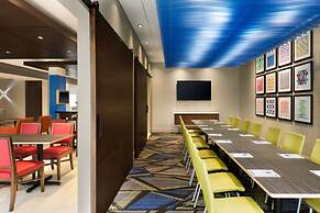 Holiday Inn Express And Suites Warsaw - E Center by IHG