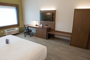 Holiday Inn Express And Suites Warsaw - E Center by IHG