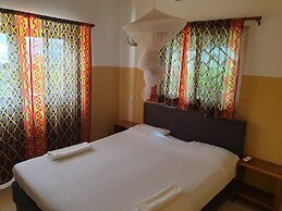 Kunta Kinteh Beach Complex