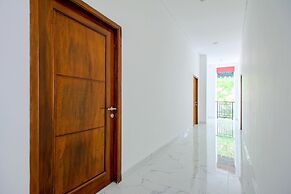 Super OYO 1319 88 Exclusive Guesthouse