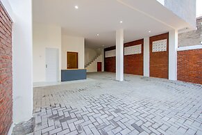 Super OYO 1319 88 Exclusive Guesthouse