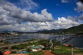 Tongyeong MongDol House