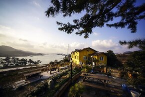 Tongyeong MongDol House