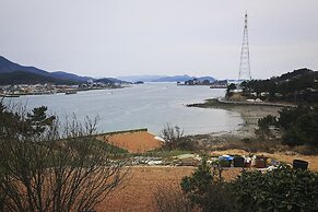 Tongyeong MongDol House