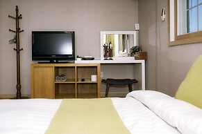 Tongyeong MongDol House