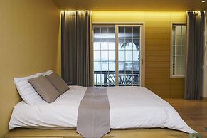 Tongyeong MongDol House