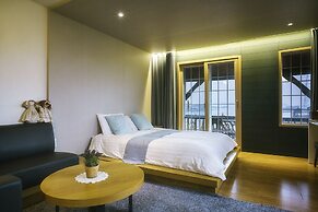 Tongyeong MongDol House