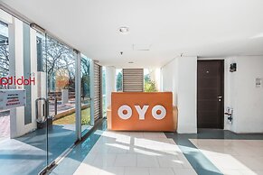 OYO Flagship 1170 The Habitat Karawaci