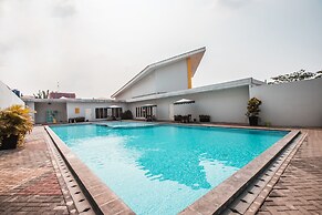 OYO Flagship 1170 The Habitat Karawaci