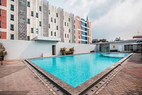 OYO Flagship 1170 The Habitat Karawaci