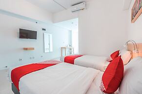 OYO Flagship 1170 The Habitat Karawaci