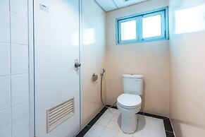 OYO Flagship 1170 The Habitat Karawaci