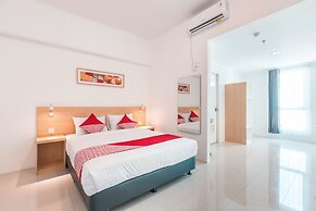 OYO Flagship 1170 The Habitat Karawaci