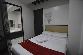 Cosmo Hotel - Kamuning