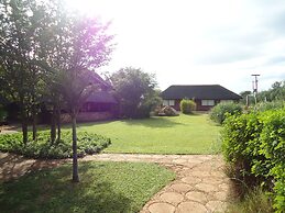 Phokoje Bush Lodge
