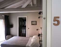 Corte Merighi Charming Rooms & Breakfast