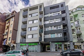 Arena Big Luxury Apartment