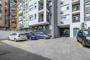 Arena Big Luxury Apartment