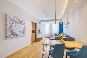 Arena Big Luxury Apartment