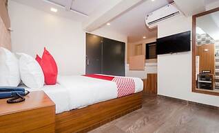 Hotel Qubestay Airport