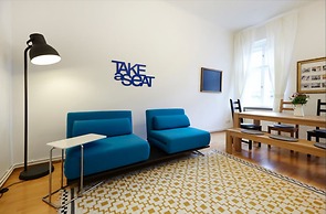 Green and Quiet Apartment near Center