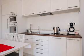 Modern Apartment Across the Ponds