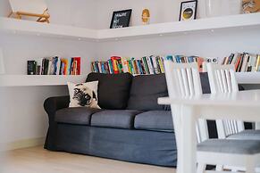 Modern Apartment Across the Ponds