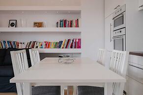 Modern Apartment Across the Ponds